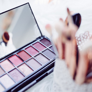 תמונה איפור